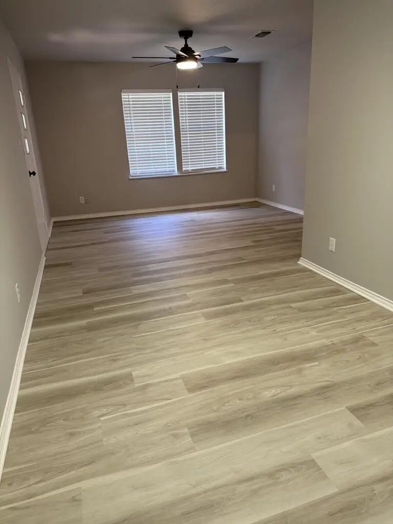 813 N Pecan St, Fredericksburg, TX 78624 - #3