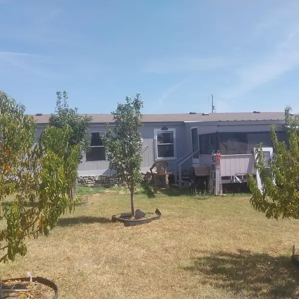 216 S Sarah Circle #27, Llano, TX 78643