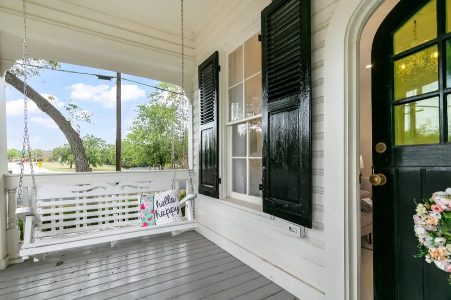 420 S Milam St, Fredericksburg, TX 78624 - #3