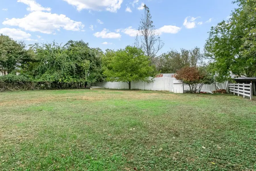 404 Fulton St, Fredericksburg, TX 78624 - #2