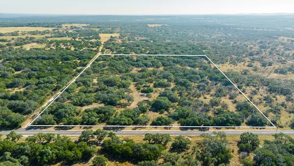 212 Summer Hill Dr, Johnson City, TX 78636