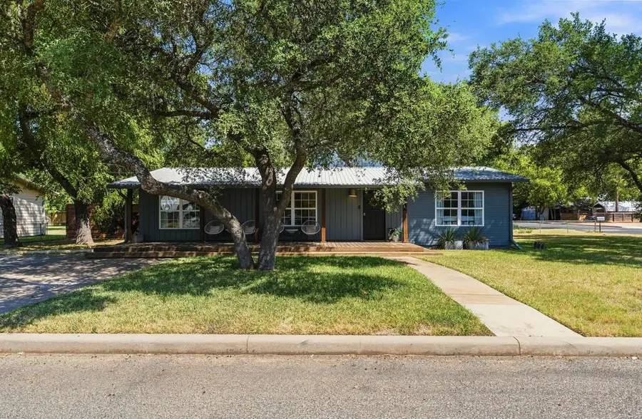 912 SE Apple St, Fredericksburg, TX 78624 - #2