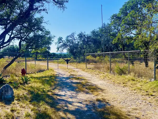 1031 Shin Oak, Junction, TX 76854