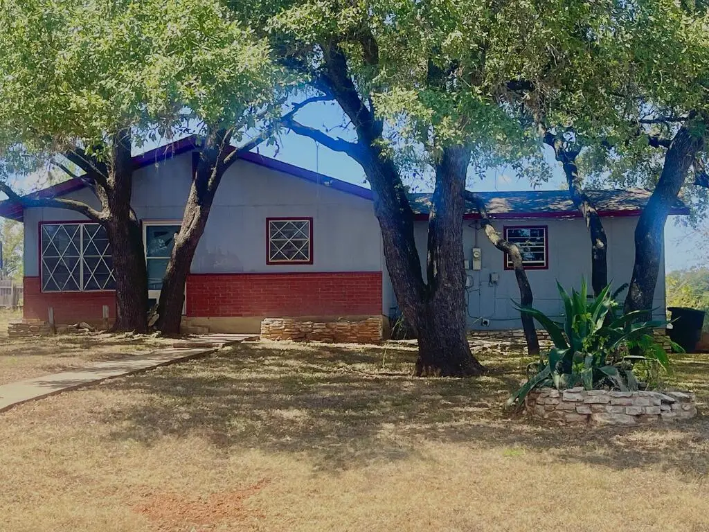 700 Ettie St, Fredericksburg, TX 78624 - #1