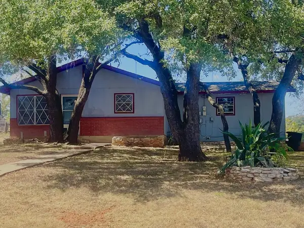 700 Ettie St, Fredericksburg, TX 78624