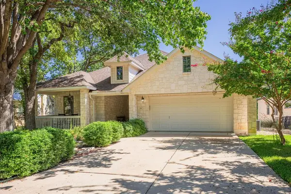 118 W Creekview Dr, Fredericksburg, TX 78624