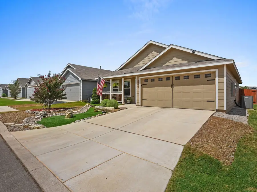 121 Aidan Trl, Fredericksburg, TX 78624 - #2