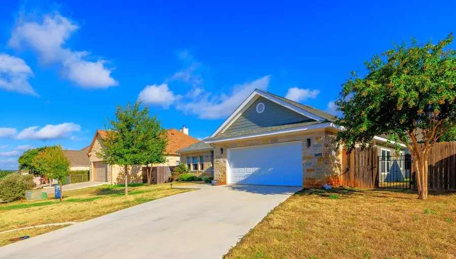 710 Northern Red Oak, Fredericksburg, TX 78624 - #2