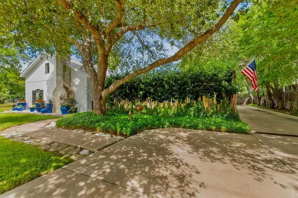 904 N Lincoln, Fredericksburg, TX 78624