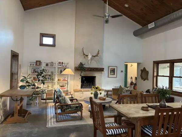 714 W Live Oak St, Fredericksburg, TX 78624
