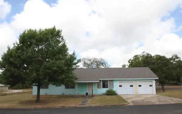 610 N Pine St, Fredericksburg, TX 78624