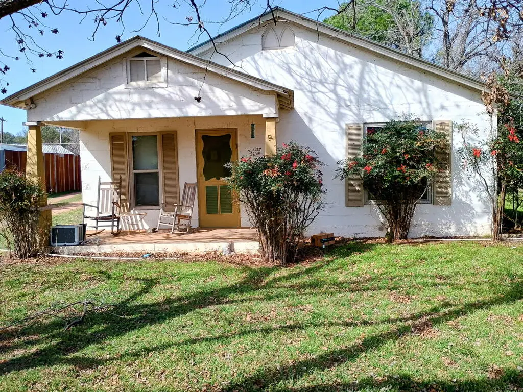 316 S Live Oak St, Mason, TX 76856 - #1
