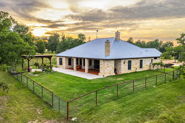 1554 Vintage Oaks Dr, Fredericksburg, TX 78624