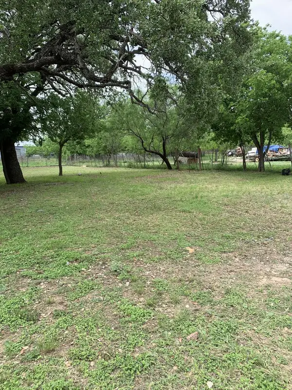 1308 S Melville, Brady, TX 76825
