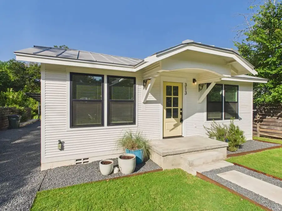 313 Fulton St, Fredericksburg, TX 78624 - #2
