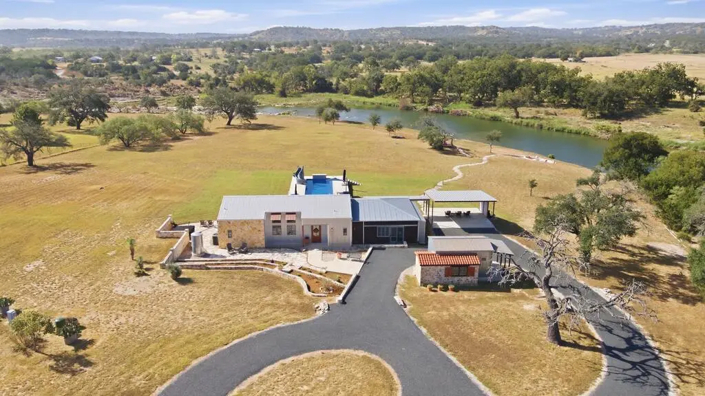 4273 N Morris Ranch Rd, Fredericksburg, TX 78624 - #1