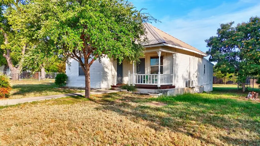 305 Tarrant, Llano, TX 78643 - #3