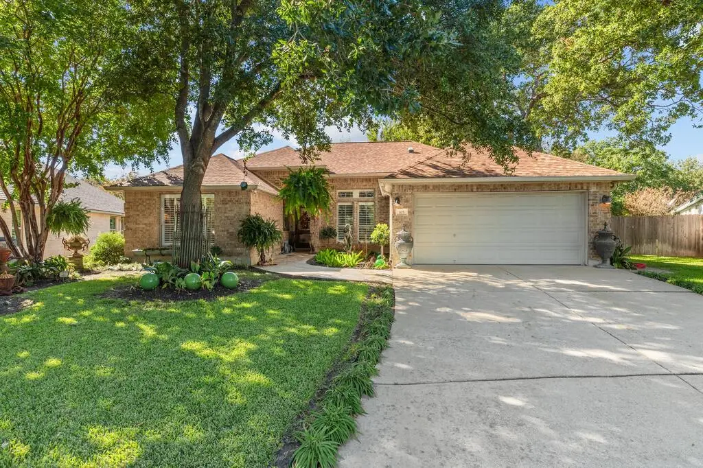 105 Nature Trail, Fredericksburg, TX 78624 - #1