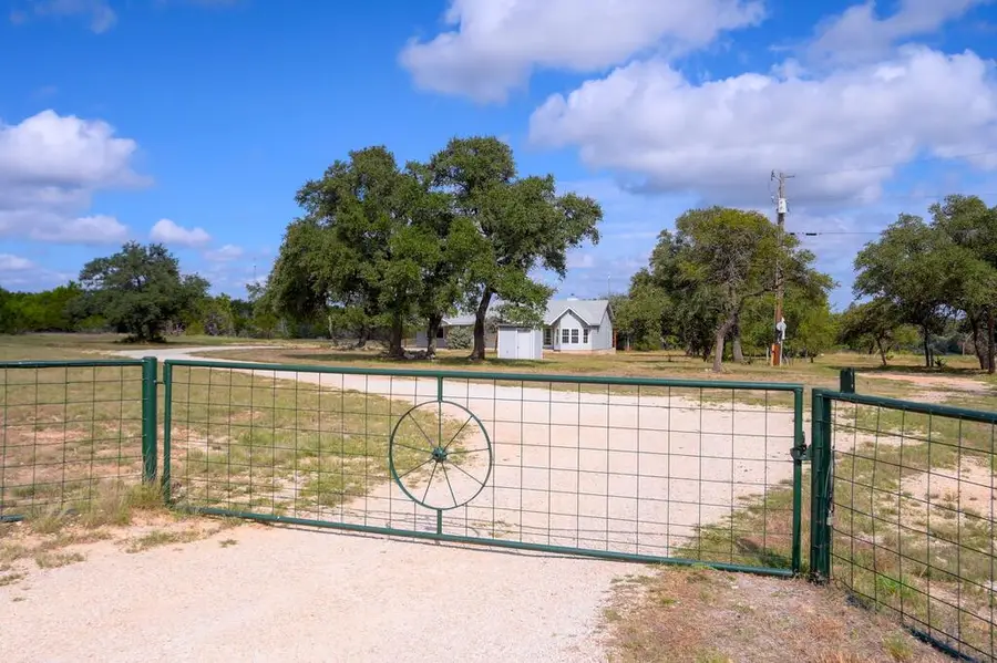 725 Lonesome Loop, Blanco, TX 78606 - #2