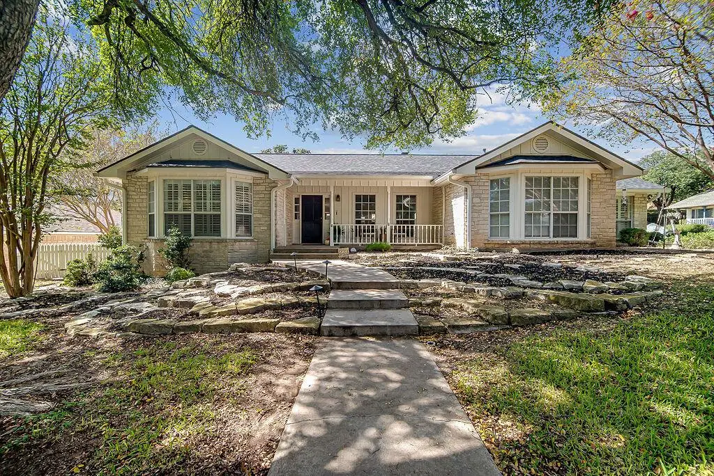 223 Edgewood Dr, Fredericksburg, TX 78624 - #1