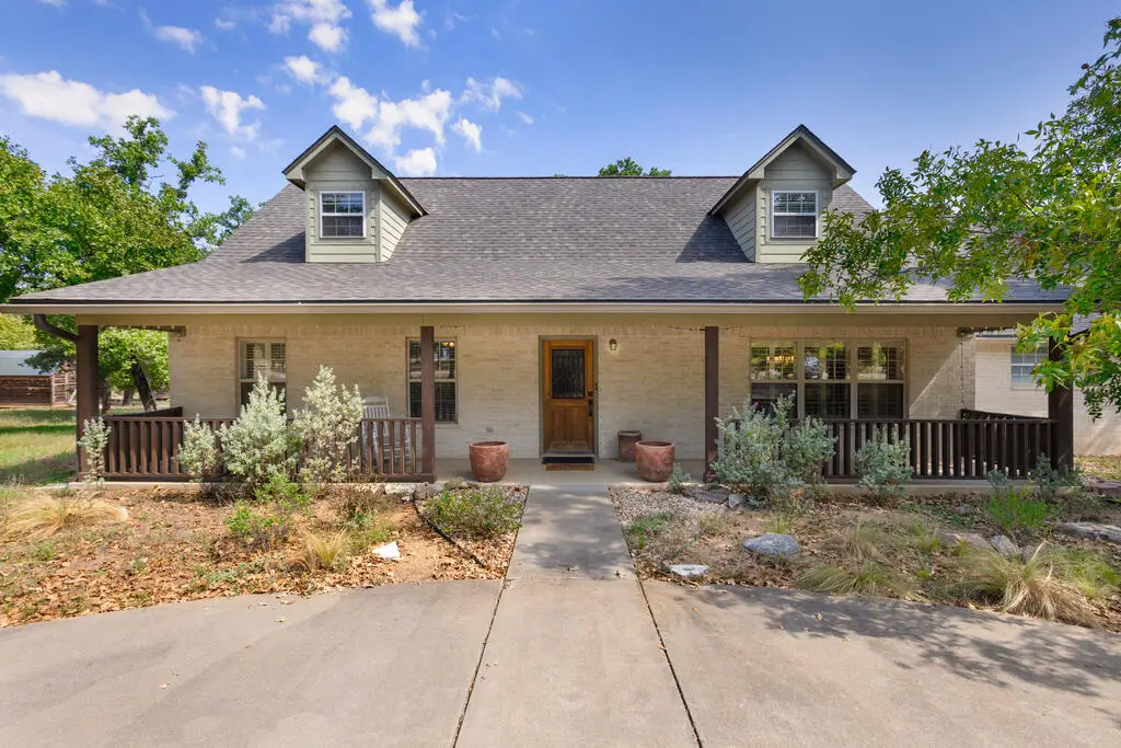 26 Oak Valley Dr, Fredericksburg, TX 78624 - #1
