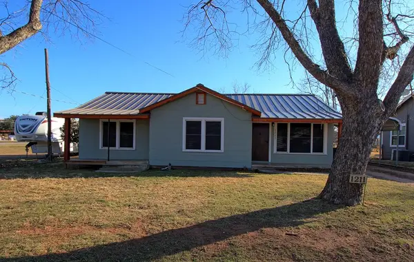 1211 Ritter St, Mason, TX 76856
