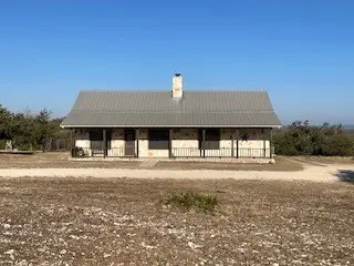 544 E Cinco Springs Rd, Junction, TX 76849 - Image #2