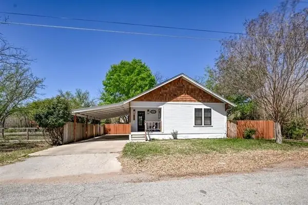 216 S Pecan St, Mason, TX 76856