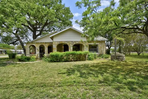 303 Chandler, Blanco, TX 78606