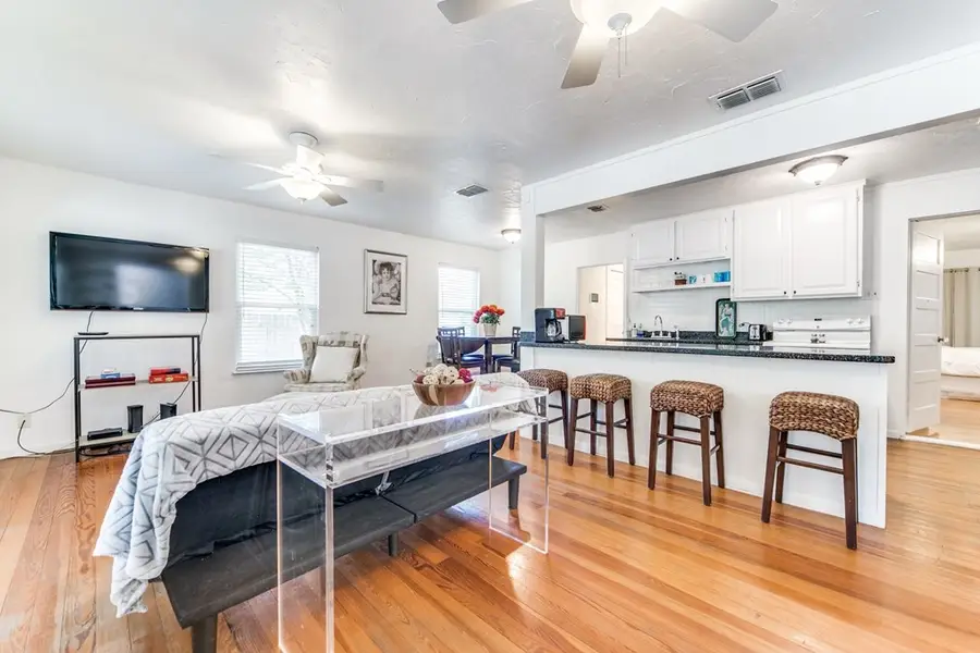 1403 Cedar Dr, Kerrville, TX 78028 - Image #3