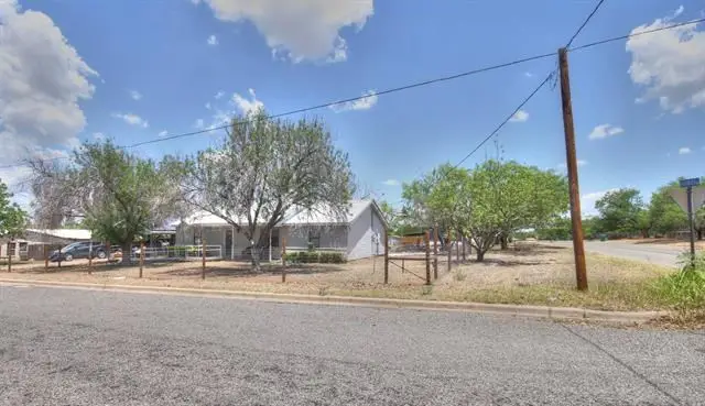 506 Oregon, Llano, TX 78643 - Image #2