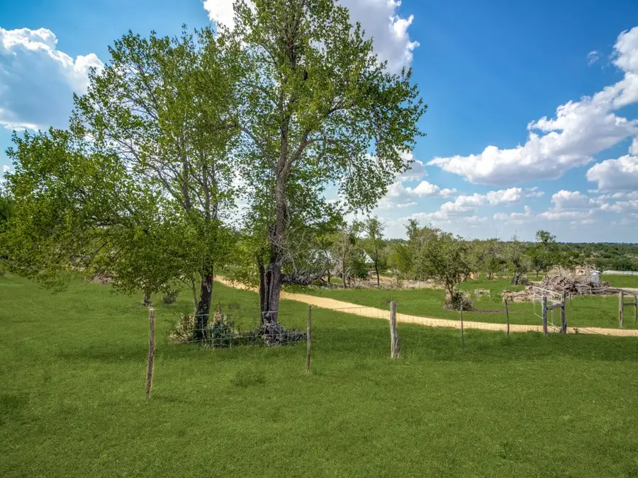 632 Overlook Dr, Fredericksburg, TX 78624 - #3