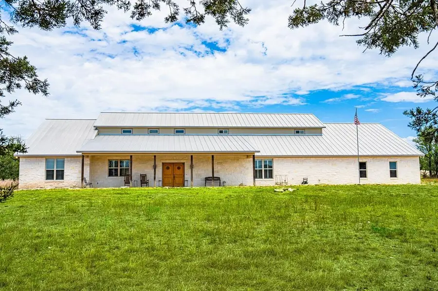 1023 Bear Creek Rd, Kerrville, TX 78028 - #2