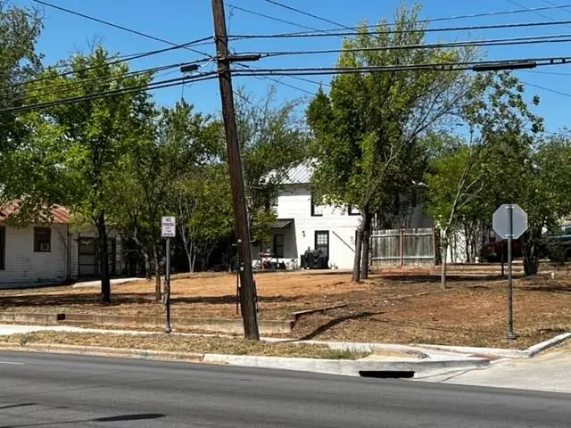 1109 Ford St, Llano, TX 78643 - #3