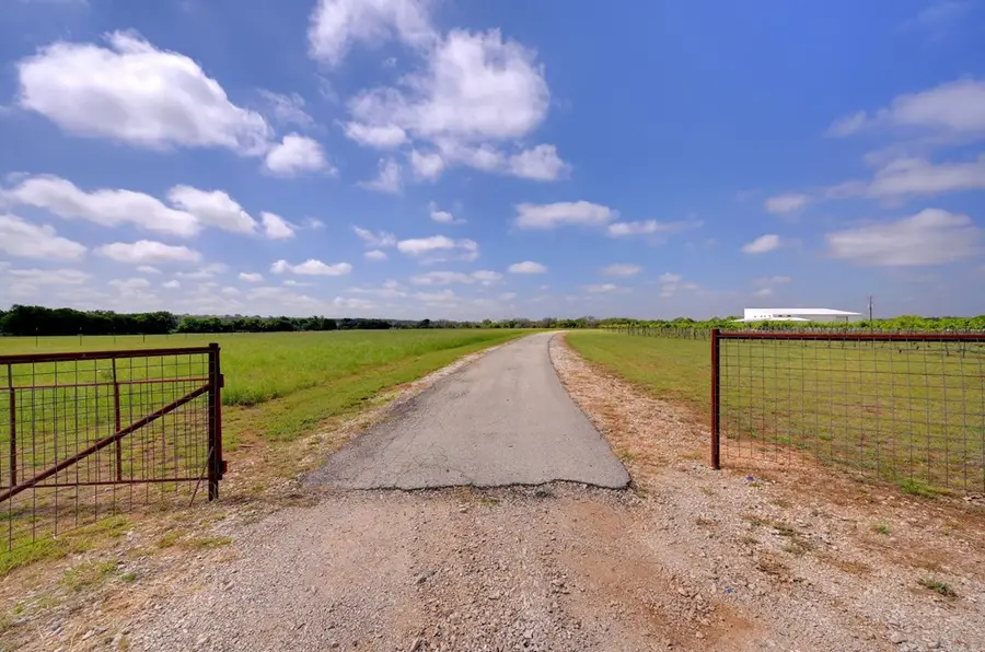 11157 W Us Hwy 290, Hye, TX 78635 - Image #2