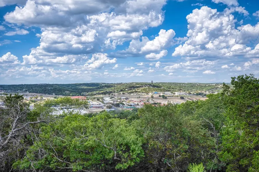 1817 N Summit Point Cul De Sac, Kerrville, TX 78028 - Image #3