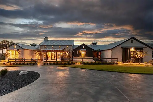 120 Fabelhaft Circle, Fredericksburg, TX 78624