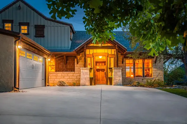 211 Castle Pines Dr., Kerrville, TX 78028