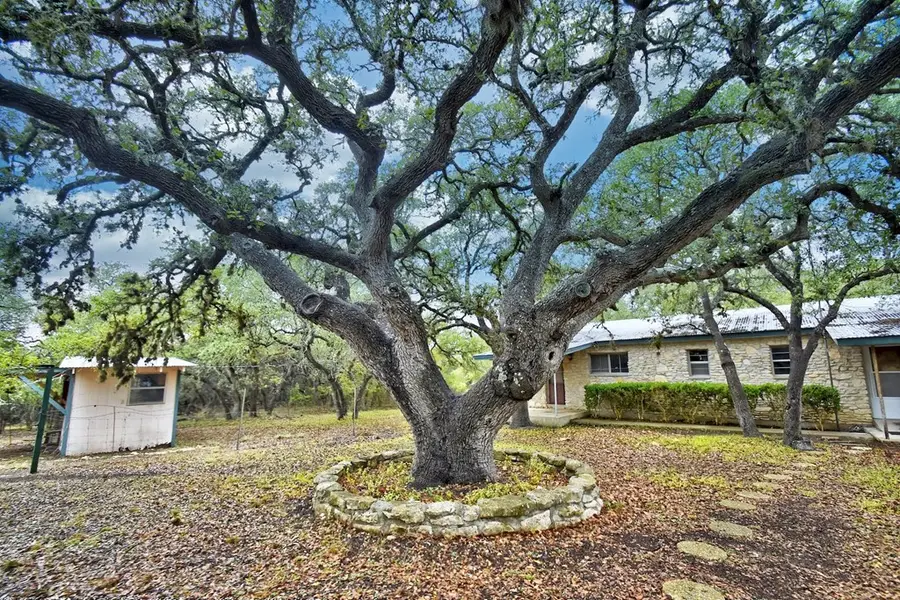 1194 Glen Crest Dr, Blanco, TX 78606 - #3