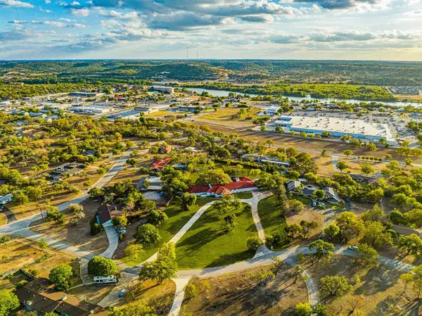 1217 Virginia Dr, Kerrville, TX 78028