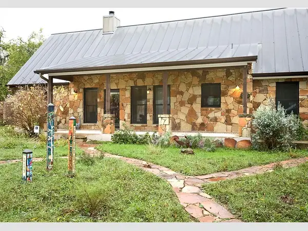 319 2nd Street, Blanco, TX 78606