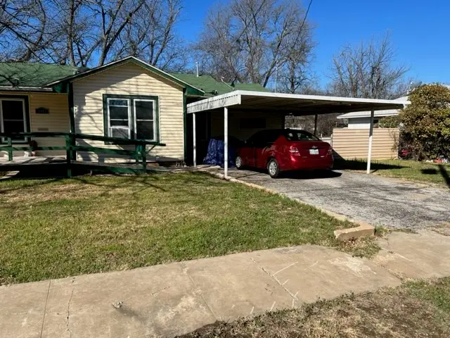 1918 S Walnut St, Brady, TX 76825 - Image #2