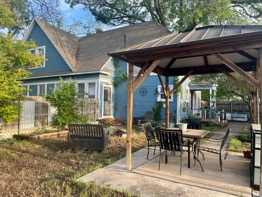 410 Bevans St, Menard, TX 76859 - Image #3