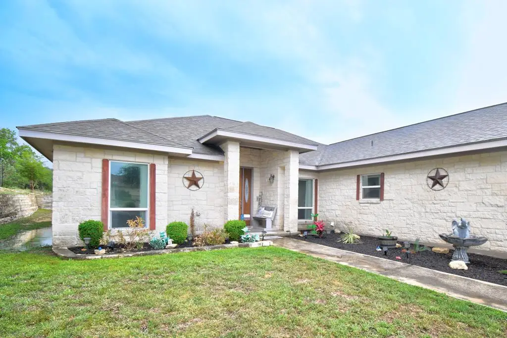 107 Castle Pines Dr., Kerrville, TX 78028 - Image #1