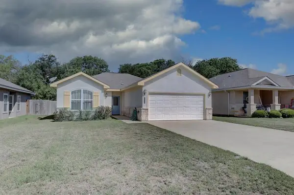 1904 N Weston Loop, Kerrville, TX 78028