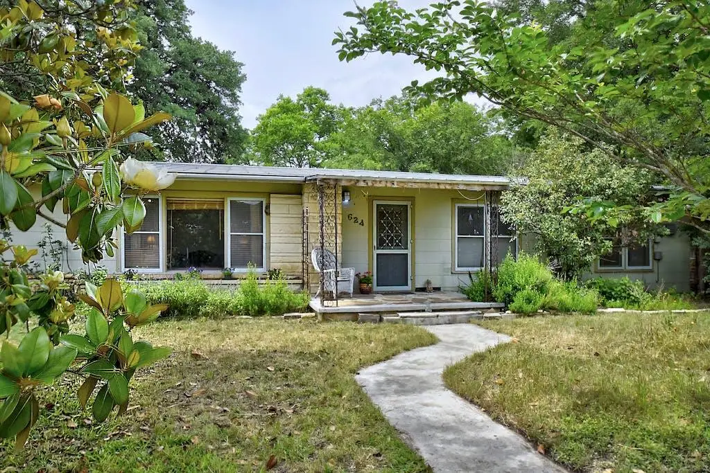 624 Singleton St., Blanco, TX 78606 - Image #1