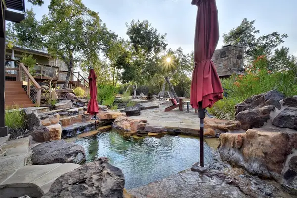 1075 Lakeside Drive, Wimberley, TX 78676