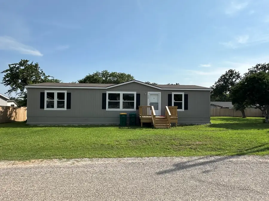 134 E Castlelake, Granite Shoals, TX 78654 - Image #3