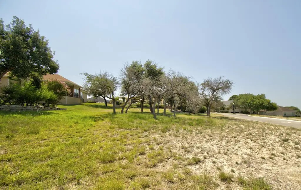 2004 Valencia Dr, Kerrville, TX 78028 - #1