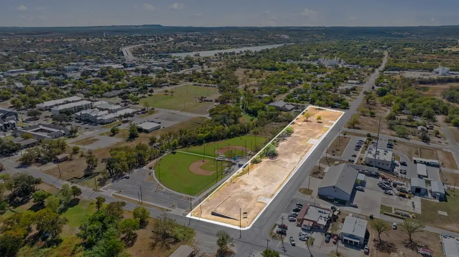 711 Avenue N, Marble Falls, TX 78654 - #3